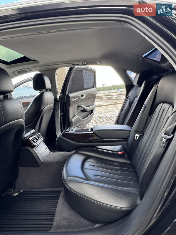 Седан Audi A8 2017 в Киеве