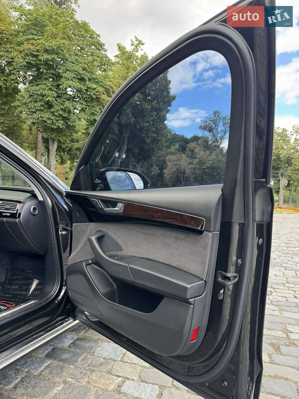 Седан Audi A8 2017 в Киеве