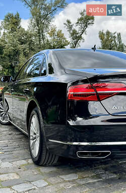Седан Audi A8 2017 в 