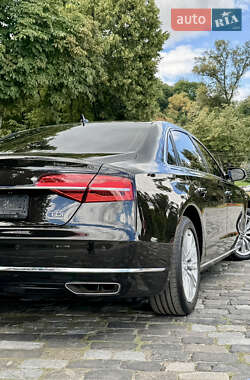 Седан Audi A8 2017 в 