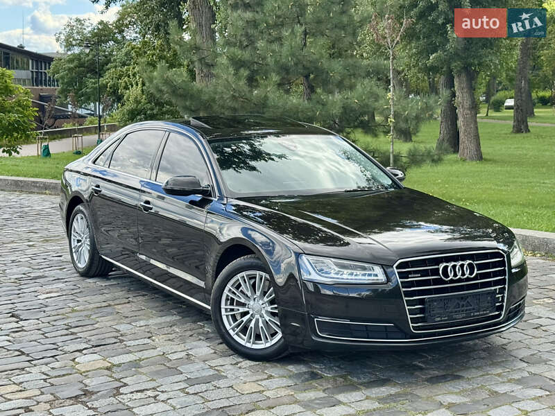 Седан Audi A8 2017 в Киеве