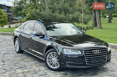 Седан Audi A8 2017 в 
