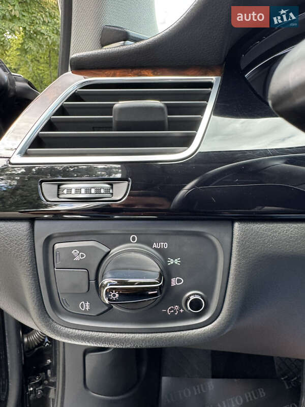 Седан Audi A8 2017 в Киеве