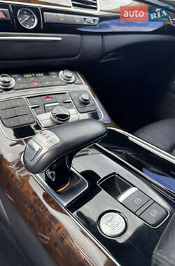 Седан Audi A8 2017 в 