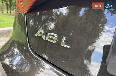 Седан Audi A8 2017 в 