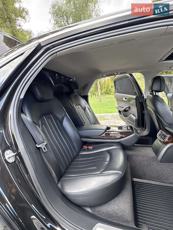Седан Audi A8 2017 в Киеве