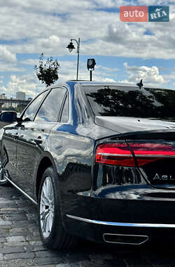 Седан Audi A8 2017 в 