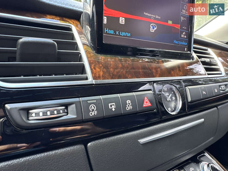 Седан Audi A8 2017 в Киеве