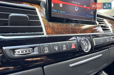 Седан Audi A8 2017 в 
