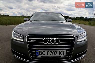 Седан Audi A8 2015 в Дрогобыче