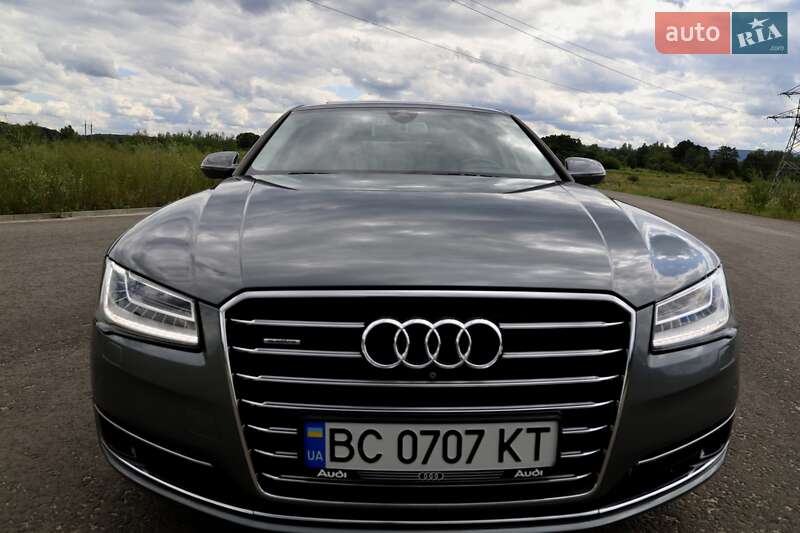 Седан Audi A8 2015 в Дрогобичі