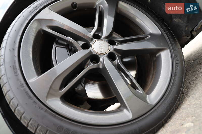 Седан Audi A8 2015 в Дрогобичі