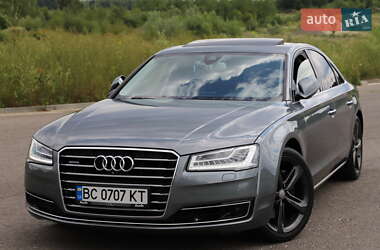 Седан Audi A8 2015 в Дрогобыче