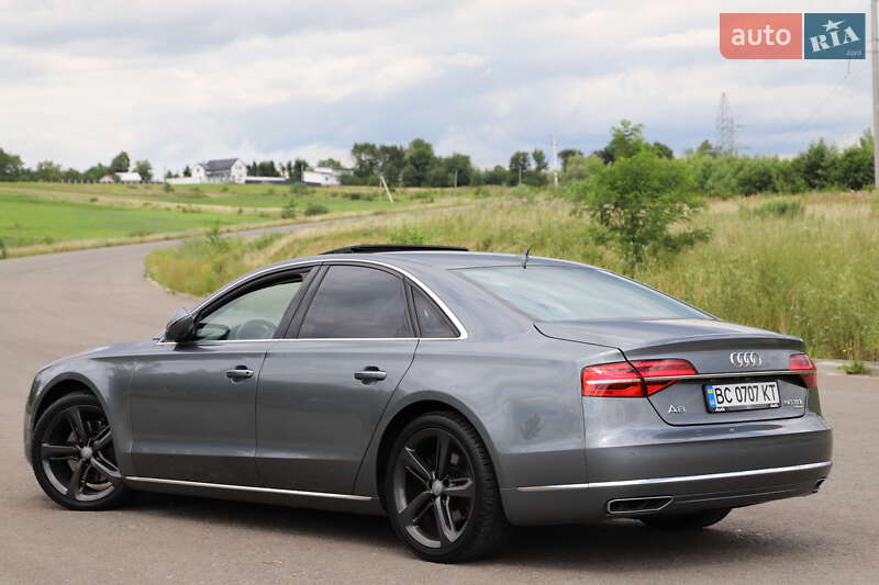 Седан Audi A8 2015 в Дрогобичі