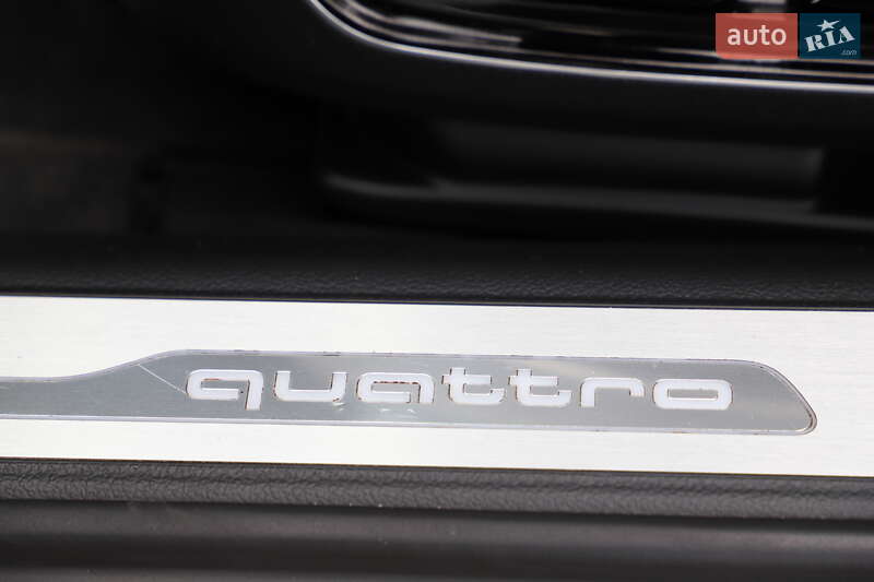 Седан Audi A8 2015 в Дрогобичі