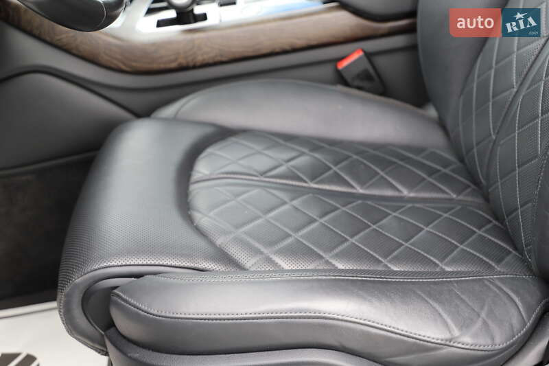 Седан Audi A8 2015 в Дрогобичі