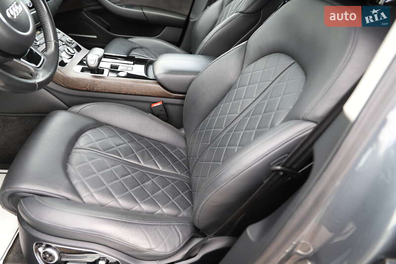 Седан Audi A8 2015 в Дрогобичі