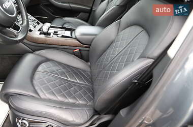 Седан Audi A8 2015 в 