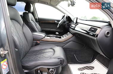 Седан Audi A8 2015 в 