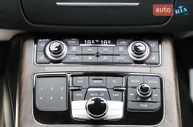Седан Audi A8 2015 в 