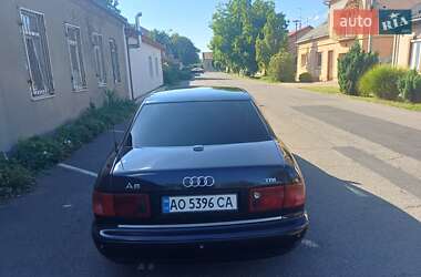 Седан Audi A8 1998 в Мукачево