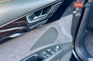 Седан Audi A8 2011 в 