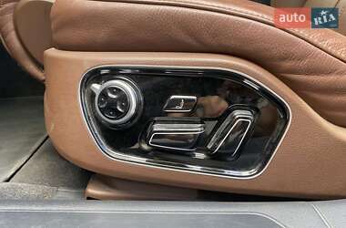Седан Audi A8 2011 в 