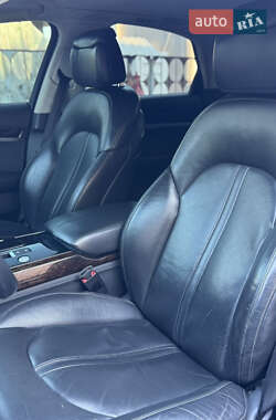 Седан Audi A8 2010 в 