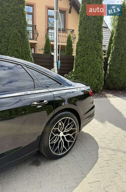 Седан Audi A8 2017 в 