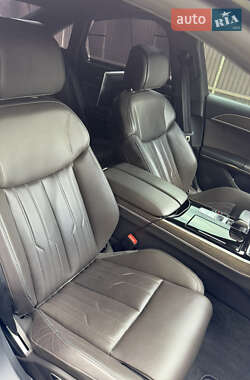 Седан Audi A8 2017 в 