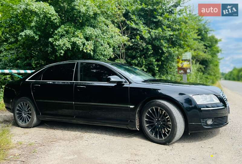 Седан Audi A8 2004 в Борщеві