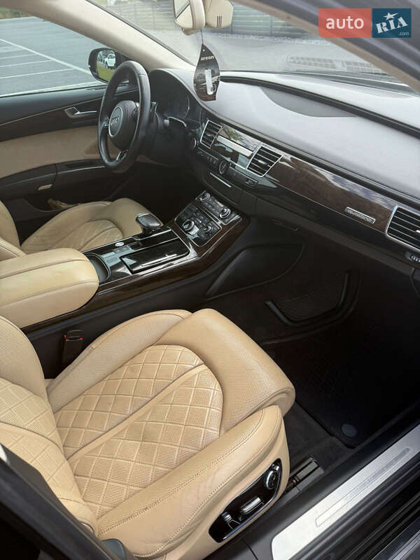 Седан Audi A8 2012 в Мукачевому