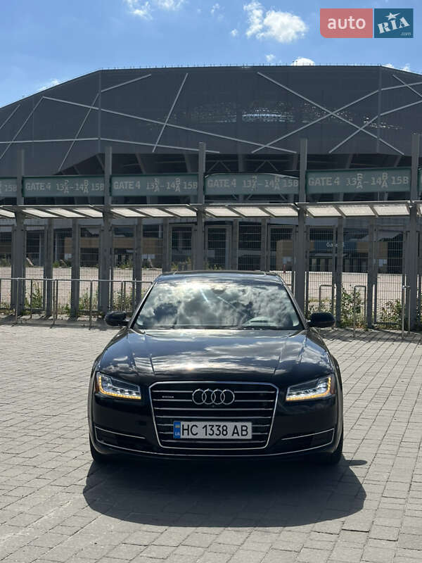 Седан Audi A8 2015 в 