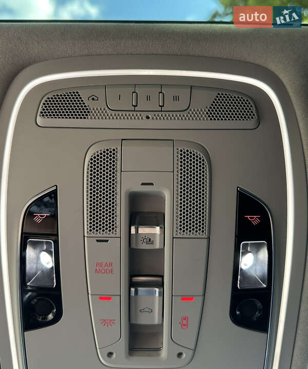 Седан Audi A8 2014 в Полтаві