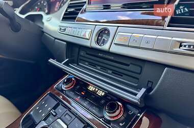 Седан Audi A8 2012 в 