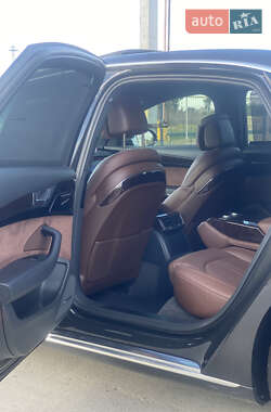Седан Audi A8 2011 в 