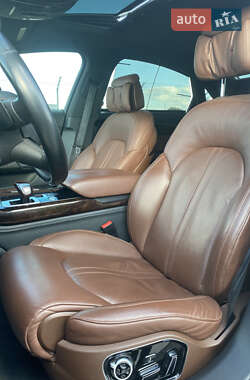 Седан Audi A8 2011 в 