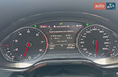 Седан Audi A8 2012 в 