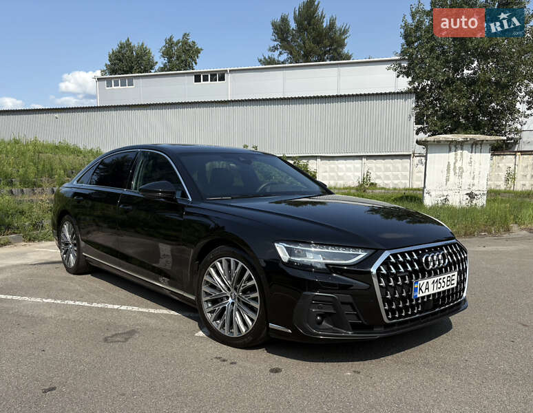 Седан Audi A8 2022 в Киеве
