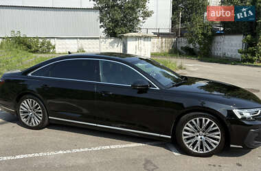 Седан Audi A8 2022 в 