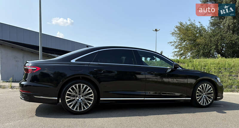 Седан Audi A8 2022 в Киеве