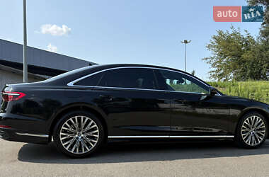 Седан Audi A8 2022 в 