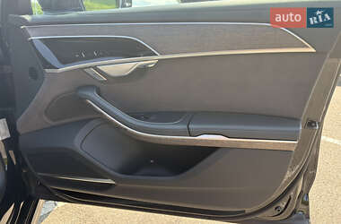 Седан Audi A8 2022 в 