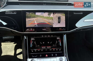 Седан Audi A8 2022 в 
