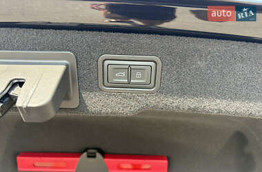 Седан Audi A8 2022 в Киеве