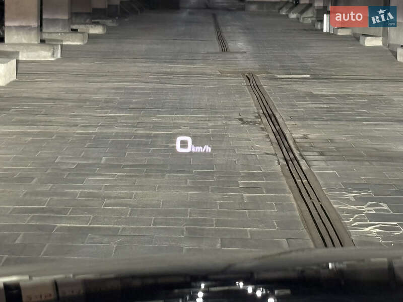Седан Audi A8 2022 в Киеве
