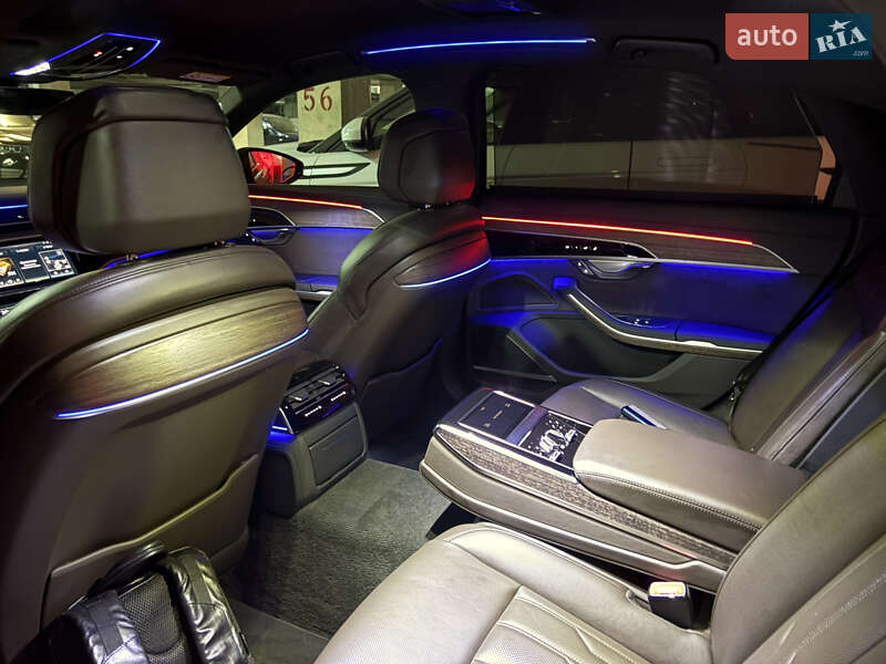 Седан Audi A8 2022 в Киеве