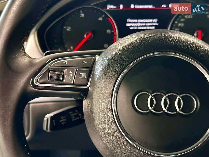 Седан Audi A8 2013 в Львові