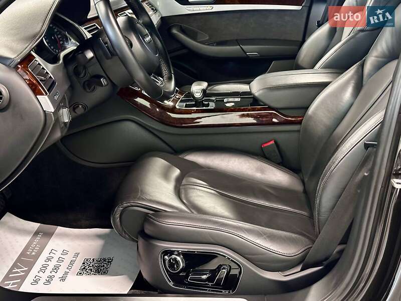 Седан Audi A8 2013 в Львові