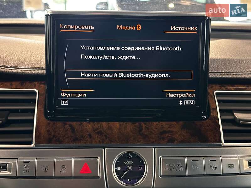 Седан Audi A8 2013 в Львові